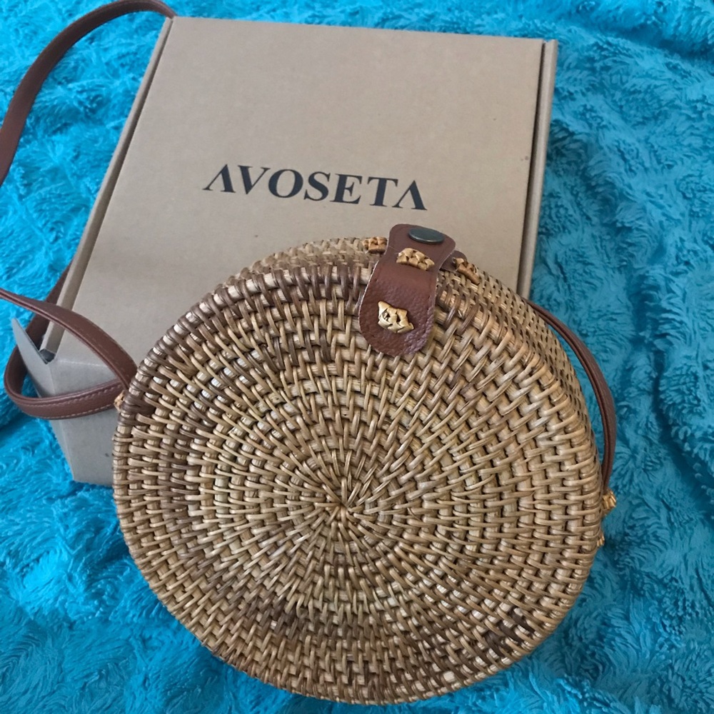 Round Rattan Bag with Snap Clasp by Avoseta